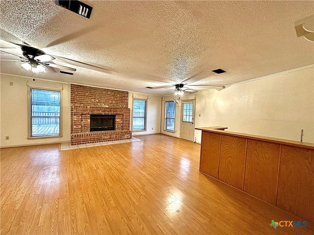 203 Hampshire Street, Victoria, TX 77904