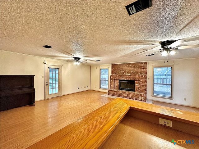 203 Hampshire Street, Victoria, TX 77904