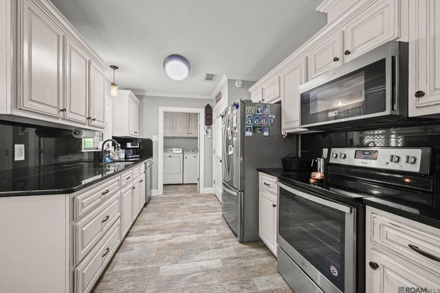 14155 Forest Glen Ln, Walker, LA 70785