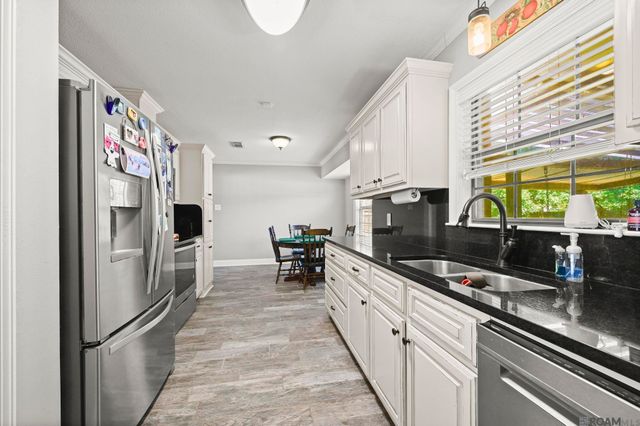 14155 Forest Glen Ln, Walker, LA 70785