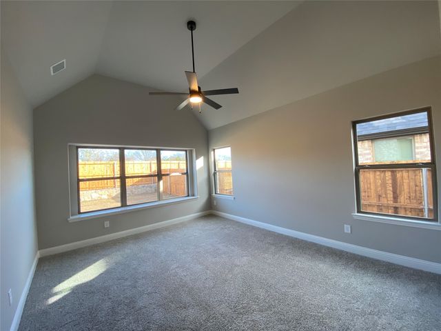 140 Kenilworth Lane, Greenville, TX 75401