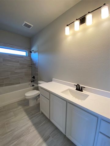 140 Kenilworth Lane, Greenville, TX 75401