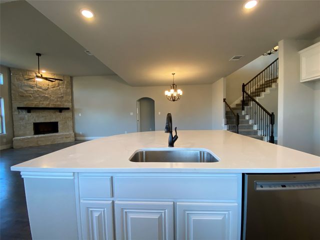 140 Kenilworth Lane, Greenville, TX 75401