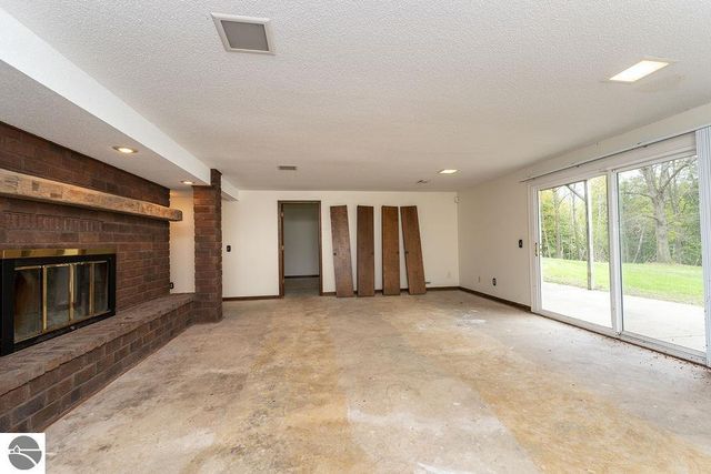 3290 E River, Mt Pleasant, MI 48858