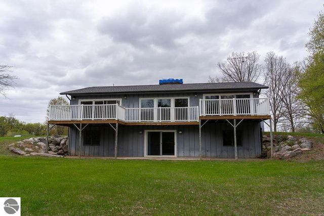 3290 E River, Mt Pleasant, MI 48858