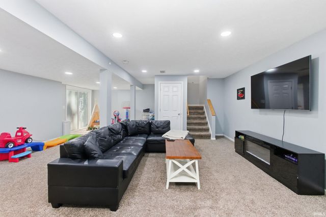 22722 Fair Oaks Court, Elkhart, IN 46514