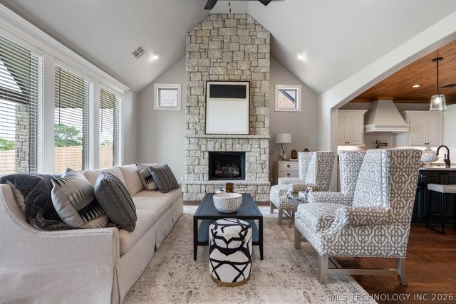 849 E 148th Place S, Glenpool, OK 74033