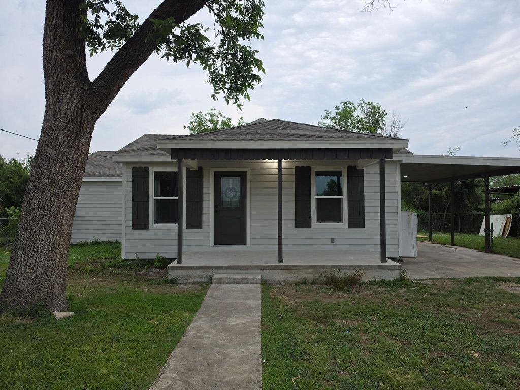 Image 1 of property listing at 2710 Bowie Street, San Angelo, TX 76903