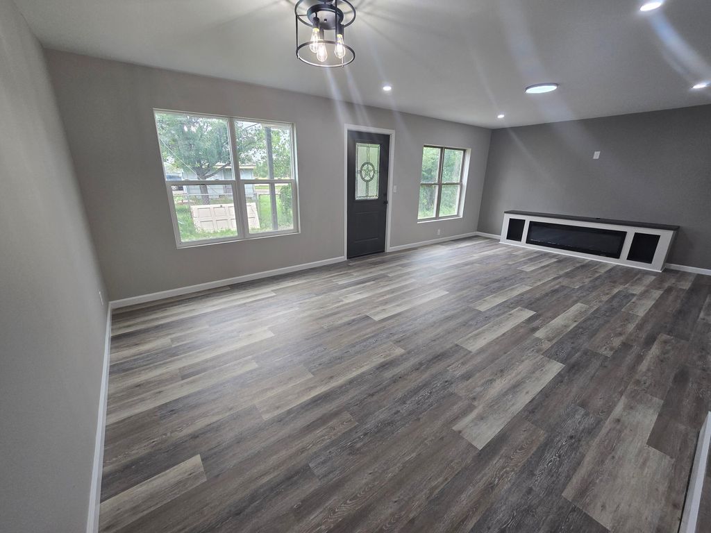 Image 9 of property listing at 2710 Bowie Street, San Angelo, TX 76903
