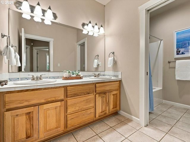1107 Ne 151ST Ave, Vancouver, WA 98684