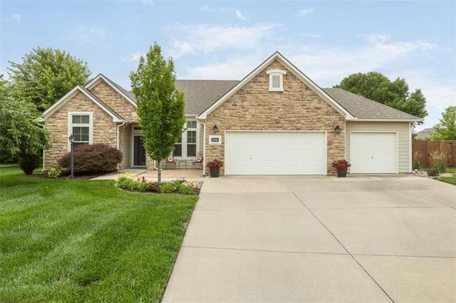 5249 Carson Place, Lawrence, KS 66049