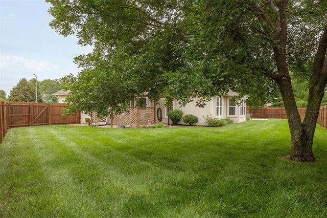 5249 Carson Place, Lawrence, KS 66049