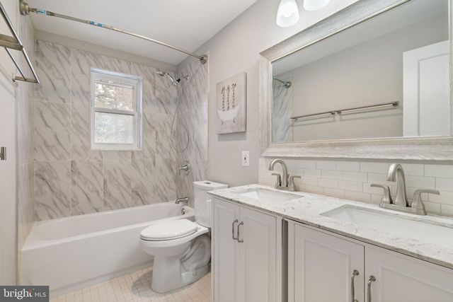 3903 WHISPERING LN, Falls Church, VA 22041