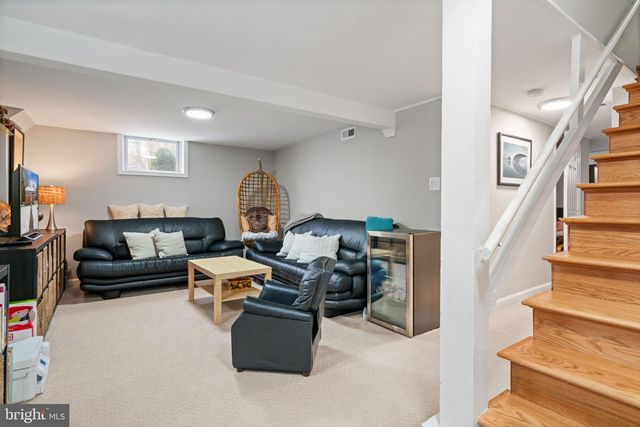 3903 WHISPERING LN, Falls Church, VA 22041