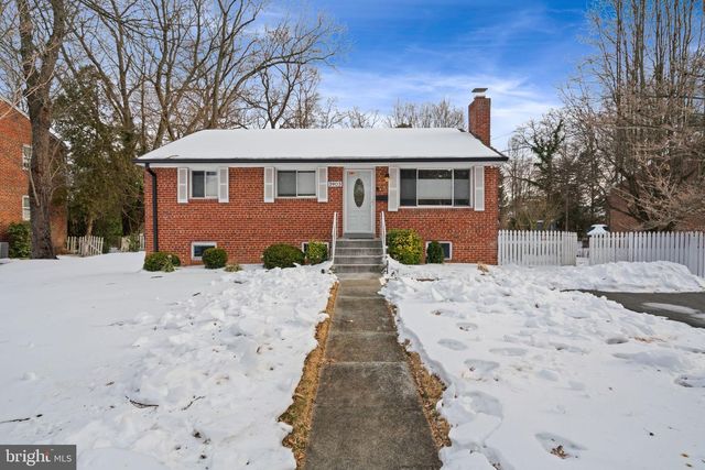 3903 WHISPERING LN, Falls Church, VA 22041