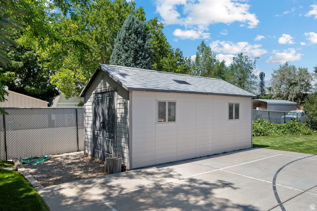1597 E 11400 S, Sandy, UT 84092