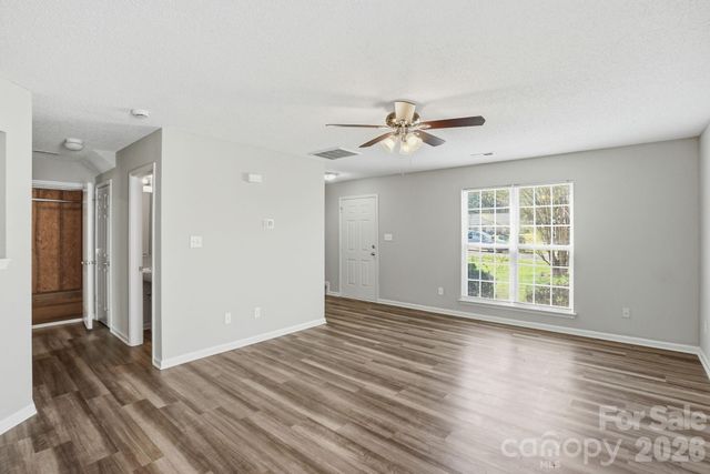 836 Almora Drive, Charlotte, NC 28216