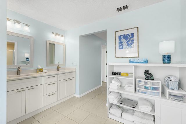 4616 VINTAGE DRIVE, Sarasota, FL 34243