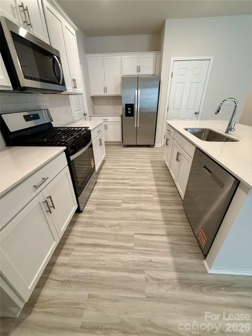 12027 Zazu Way, Charlotte, NC 28215