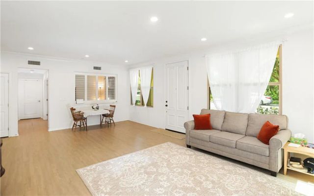 41 Kempton, Irvine, CA 92620