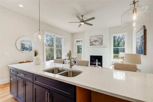 1240 Oakland SW Terrace B, Atlanta, GA 30310