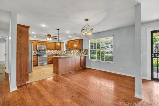 2332 S Nogales Avenue, Tulsa, OK 74107
