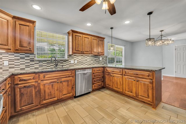 2332 S Nogales Avenue, Tulsa, OK 74107