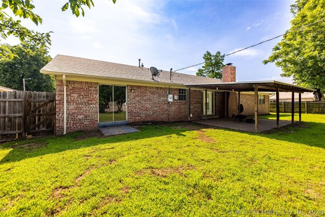 2332 S Nogales Avenue, Tulsa, OK 74107