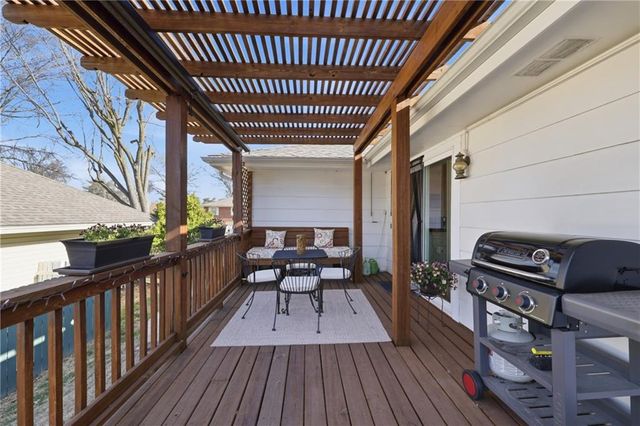 6915 NW 79th Terrace, Kansas City, MO 64152