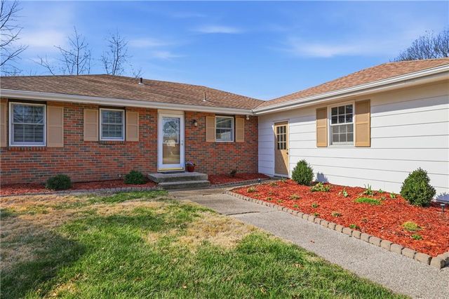 6915 NW 79th Terrace, Kansas City, MO 64152