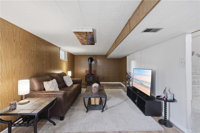 6915 NW 79th Terrace, Kansas City, MO 64152