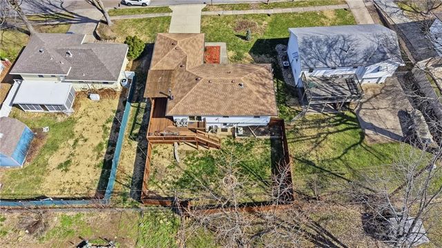 6915 NW 79th Terrace, Kansas City, MO 64152