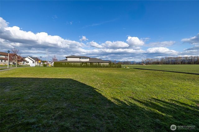 1701 Farmview Terrace, Lynden, WA 98264
