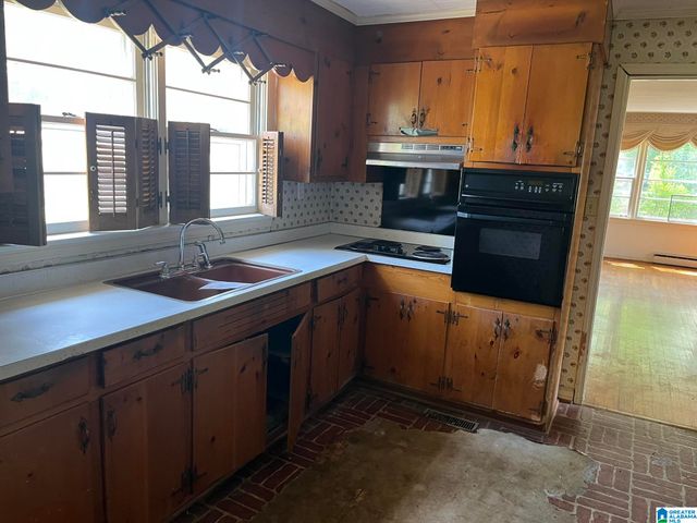 602 OAK STREET, Talladega, AL 35160