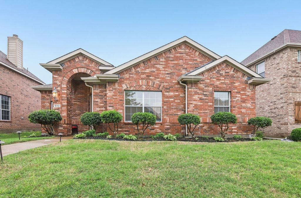 682 Crockett Drive, Lavon, TX 75166