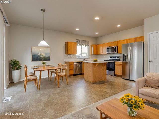 759 Se CAMELLIA Ct, Hillsboro, OR 97123