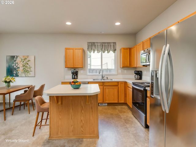 759 Se CAMELLIA Ct, Hillsboro, OR 97123