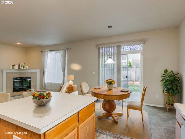 759 Se CAMELLIA Ct, Hillsboro, OR 97123