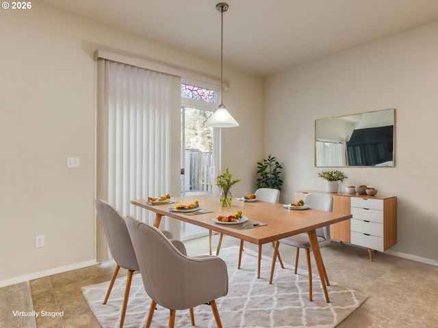 759 Se CAMELLIA Ct, Hillsboro, OR 97123
