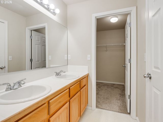 759 Se CAMELLIA Ct, Hillsboro, OR 97123