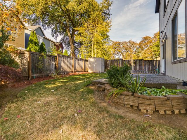 759 Se CAMELLIA Ct, Hillsboro, OR 97123