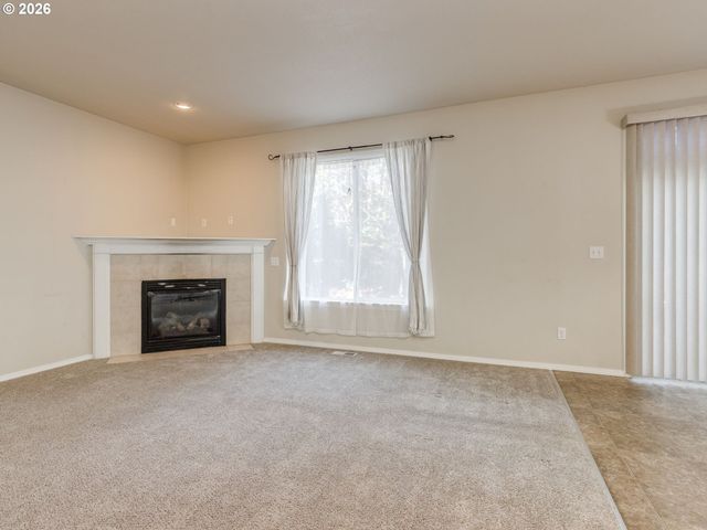 759 Se CAMELLIA Ct, Hillsboro, OR 97123