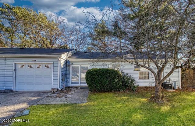 519A Cheshire Court A, Manchester, NJ 08759