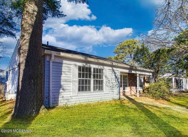 519A Cheshire Court A, Manchester, NJ 08759