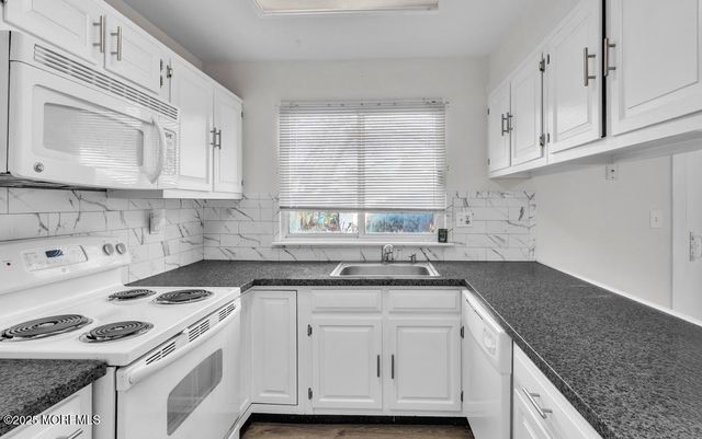 519A Cheshire Court A, Manchester, NJ 08759