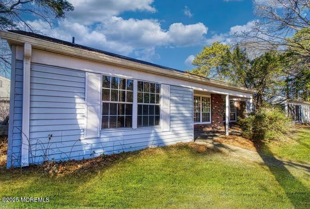 519A Cheshire Court A, Manchester, NJ 08759