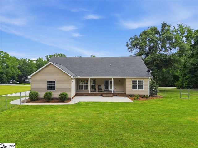 1019 Bannister Road, Starr, SC 29684