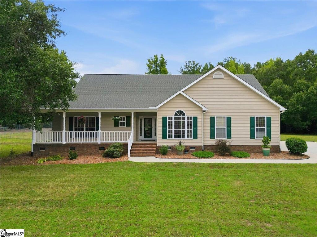 1019 Bannister Road, Starr, SC 29684