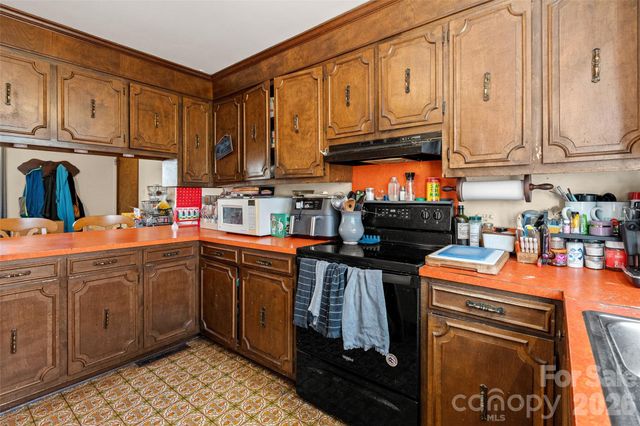 3568 Briarcliff Acres Drive, Lincolnton, NC 28092