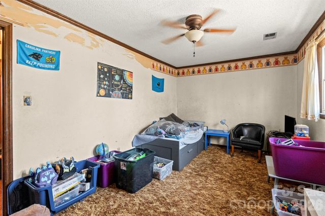 3568 Briarcliff Acres Drive, Lincolnton, NC 28092